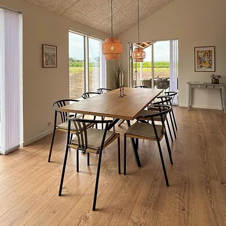 4 Bedroom Cozy In Vakantiehuis *