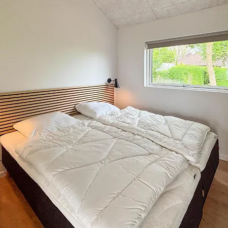Vakantiehuis 4 Bedroom Cozy In