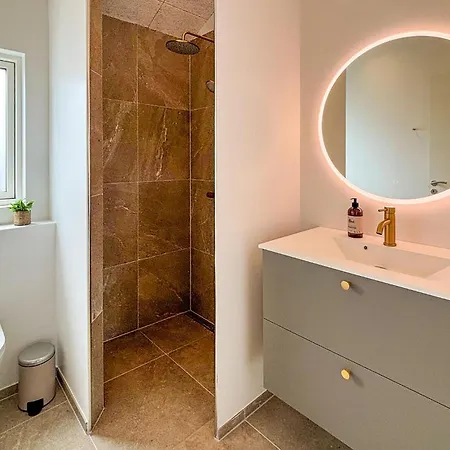 4 Bedroom Cozy In Vakantiehuis Haderslev